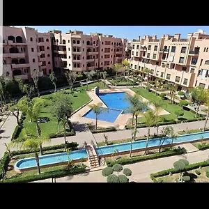 Un Moderne Chic Vue Sur Piscine Apartment Marrakesh